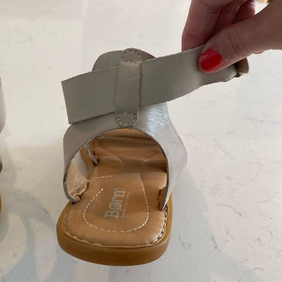 Born May Cream Leather Strappy Flat Sandals Size 9 - Picture 7 of 7